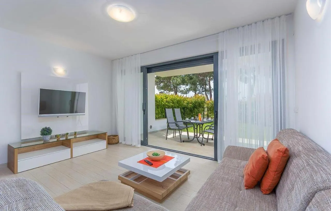 Apartment Marina By Seeadria Agency Novigrad