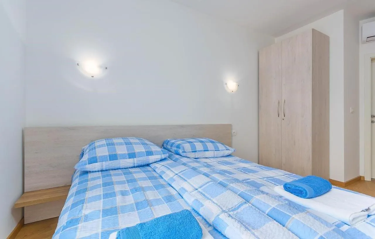 Apartment Marina By Seeadria Agency Novigrad  Croatia